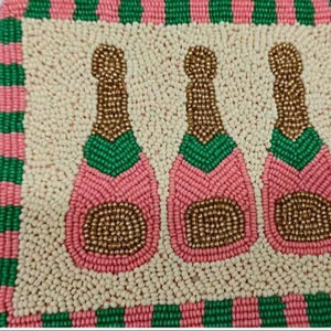 กระเป๋าใส่เหรียญลูกปัดทำมือคุณภาพสูง ยกระดับธุรกิจของคุณ งานฝีมือเชิงศิลปะ ดีไซน์หรูหรา พร้อมซิปปิดและหูหิ้วนุ่ม - Product Image 1