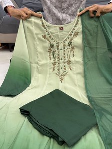 Ensemble Anarkali vert ombré tendance en mousseline avec pantalon évasé, broderie au col, tenue ethnique indienne, Salwar K pakistanaise - Product Image 5