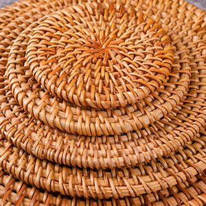 Plato de Ratán Ecológico Hecho a Mano en Vietnam, Decoración y Regalo Navideño de Bambú con Diseño Floral Clásico, Venta al Por Mayor - Product Image 1