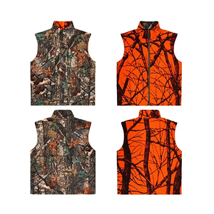 Gilet de chasse camouflage avec intérieur orange, fermeture éclair sur le devant, plusieurs poches, design tactique, utilisation en extérieur - Product Image 5