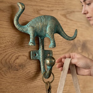 Crochet mural vintage en fonte en forme de dinosaure, écologique, durable, fait main, design original, crochet simple pour clés et sacs - Product Image 5