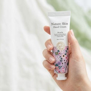 Crema de Manos Humectante Nature Skin con Reparación Natural 30ml, Fragancia de Acacia y Aceite de Semilla de Macadamia, Extracto de Aloe Vera, Seúl - Product Image 1