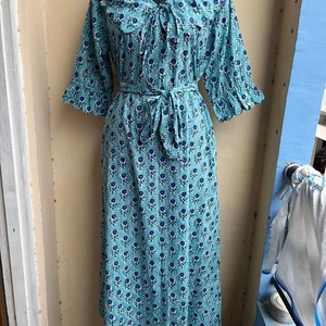 Vestido maxi de algodón indio con estampado en bloques y bordado floral, túnicas casuales con cinturón y borlas, vestido con estampado floral para mujer - Product Image 1