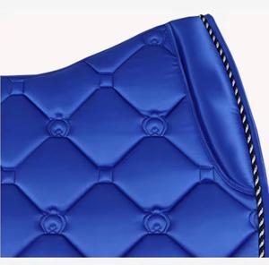 Tapis de selle de dressage léger en coton et polyester avec technologie anti-transpiration et design moderne pour l'entraînement - Product Image 5