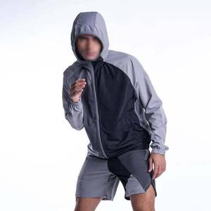 Conjunto Deportivo de Hombre con Capucha de Alta Demanda, Estilo Deportivo con Bloques de Color, Secado Rápido, Chaqueta Cortavientos y Pantalones Cortos para Verano - Product Image 2