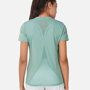 Tenues d'entraînement deux pièces pour femmes, t-shirt ample à manches courtes avec short legging, vêtements de sport d'été pour le yoga et la gym - Product Image 1