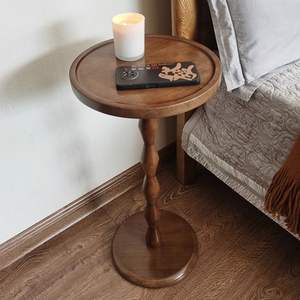 Mesa Auxiliar Compacta de Madera Diseñada para Espacios Pequeños, Apartamentos y Dormitorios, que Ofrece Utilidad sin Ocupar Mucha Superficie - Product Image 4