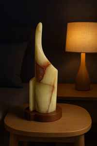 Lampe de table en onyx spirale artisanale, élégante, en pierre naturelle, éclairage de chevet pour la décoration de la maison et les intérieurs modernes - Product Image 2