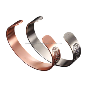 Brazalete curativo ajustable de diseño en relieve clásico de alta calidad con imanes ultrarresistentes para mujeres y hombres a un precio asequible - Product Image 6