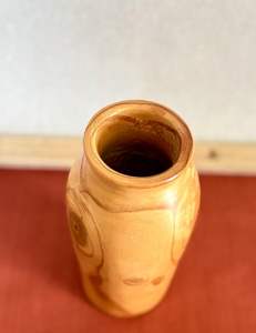 Jarrón de Madera Tallado a Mano, Jarrón de Pino de Madera Torneado a Mano, Firmado - Product Image 5