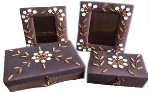 Hand-Carved Eco-Friendly Polished Customized Wooden <b>Rectangular</b> Gift Box with Designer Brass Inlay for Storage - Product Image 2