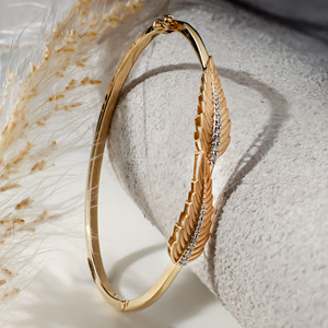 18K Yellow Gold Diamond Feather Leaf <b>Bangle</b> <b>Bracelet</b> for Women - Product Image 3