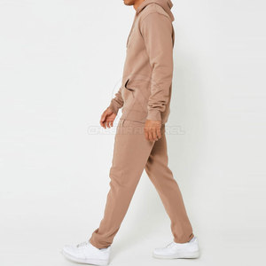 Conjunto de chándal de dos piezas para hombre con material cómodo y un look elegante, ideal para deportes, ocasiones informales y viajes. - Product Image 4