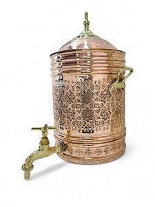 Dispensador de Agua de Cobre de Alta Gama, Hecho a Mano, Liso y Personalizado, de Boutique Supply - Product Image 5
