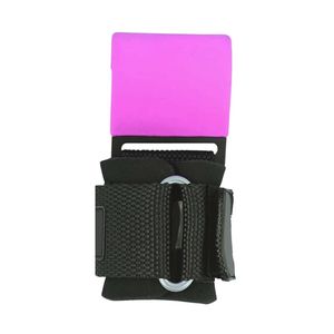 Ganchos de levantamiento de pesas de acero curvado con soporte de muñeca acolchado de neopreno, agarre antideslizante ajustable para levantamiento de potencia y entrenamiento de fuerza en el gimnasio - Product Image 3