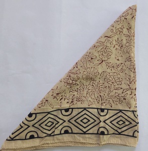 Pañuelo de algodón indio hecho a mano con estampado de bloques, elaborado con técnicas artesanales tradicionales, perfecto para boutiques, regalo para mujeres. - Product Image 3