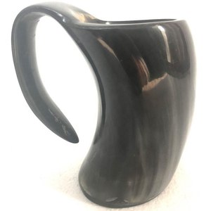 Taza de cuerno de búfalo natural hecha a mano, taza rústica para cerveza, ideal para la cocina vikinga y como regalo único para coleccionistas. - Product Image 1