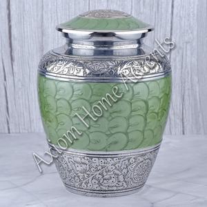 Sofisticada urna de cremación de aluminio hecha a mano con recuerdo estético moderno de Axiom Home Accents - Product Image 1