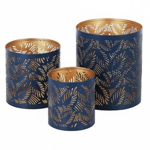 Elegante Portavelas Cilíndrico de Acero Verde con Diseño de Mandala Dorado Recortado para Decoración del Hogar, Bodas, Vajilla Navideña - Product Image 3