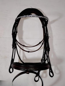 Brida de Doma Clásica Hecha a Mano de Primera Calidad para Jinetes Profesionales y Entrenamiento de Caballos, Disponible a un Precio Accesible - Product Image 5
