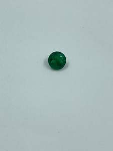 พลอยมรกตธรรมชาติคุณภาพสูงจากแซมเบีย สำหรับทำเครื่องประดับ ทรงกลมเจียระไนบริลเลียนท์ ขนาด 5 มม. น้ำหนัก 0.40 กะรัต - Product Image 5