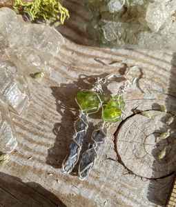 Boucles d'oreilles en argent sterling, péridot bleu et cyanite, minimalistes, faites à la main, en cristal, cadeau pour elle - Product Image 5