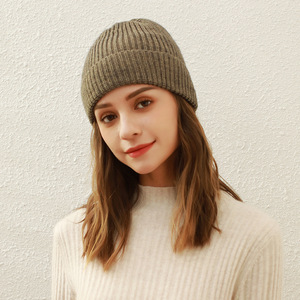 Vente en gros de bonnets d'hiver pour hommes de haute qualité en fibres acryliques, bonnets tricotés d'hiver pour hommes - Product Image 2