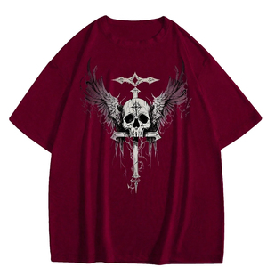 Camiseta de hombre oversize gótica con estampado de calavera y espada, manga corta, cuello redondo, de algodón, diseño estampado frontal - Product Image 1