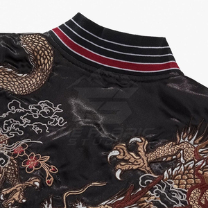 Veste Sukajan en satin respirant et durable de haute qualité, col montant, logo frontal, motifs artistiques traditionnels pour un usage décontracté - Product Image 3