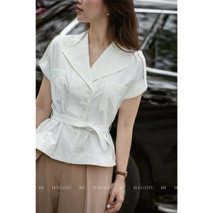 Camisa de manga corta para mujer con solapa con muescas y cinturón, tipo chaleco - Product Image 2