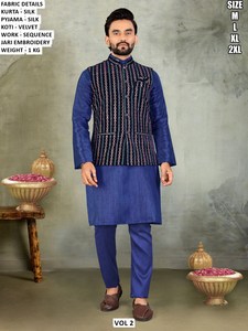 Ensemble de kurta ethnique violet festif pour hommes avec koti imprimé - Product Image 3
