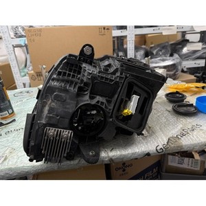 ไฟหน้ามือสองสำหรับรถยนต์ C-class ด้านขวา รุ่น A2059061606 - Product Image 4