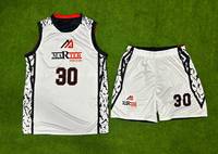 Tenue d'équipe de haute qualité pour jeunes, personnalisée, imprimée par sublimation, respirante, 100% polyester, ensemble de basket-ball rose, personnalisé pour hommes et femmes