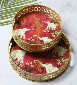 Plateau décoratif en fer rouge cramoisi avec éléphant royal imprimé, plateau de service en métal avec poignée découpée dorée - Product Image 1
