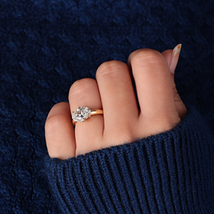 Bague de fiançailles solitaire en or massif 14 carats avec diamant ovale de 3 carats cultivé en laboratoire, certifié IGI - Product Image 4