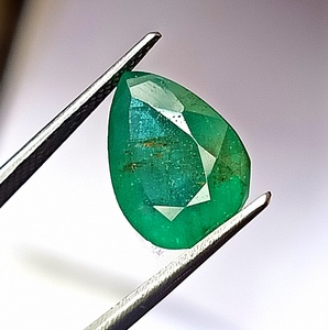 Esmeralda Zambiana Natural de 5.20 Quilates, Corte Pera Facetado, Piedra Preciosa Suelta - Product Image 3