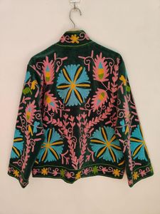 Chaqueta de terciopelo Suzani bordada a mano con arte floral folclórico, estilo bohemio étnico, abrigo de invierno para mujer, prenda vintage, idea de regalo. - Product Image 3
