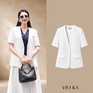 เสื้อเบลเซอร์แขนสั้นสีขาวสำหรับผู้หญิง คอวี กระดุมแถวเดียว สีพื้น ใส่ได้ทุกฤดู สไตล์ลำลอง ใส่ทำงานได้ ผ้าทอ ป้องกันไฟฟ้าสถิตย์ ยี่ห้อ JAYCE - Product Image 1