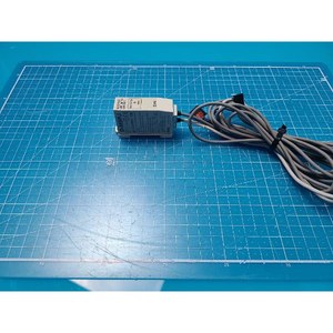 Commutateur automatique à semi-conducteurs SMC D-M9PJ, utilisé comme pièce détachée d'équipement semi-conducteur d'occasion - Product Image 4