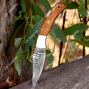 Cuchillos Plegables de Acero Damasco Hechos a Mano con Punta Clip, Grado Industrial, para Camping y Caza, con Madera de Olivo, Venta al por Mayor OEM/ODM - Product Image 2