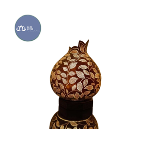 ขวดน้ำเต้าแกะสลักแบบดั้งเดิมขายดีที่สุด – งานฝีมือน้ำเต้าคุณภาพสูงที่ยั่งยืนสำหรับการนำเข้า - Product Image 1