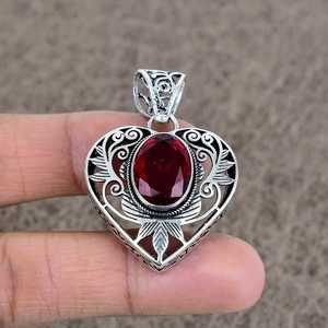 Pendentif Breloque Vintage en Argent Sterling en Forme de Cœur avec Grenat, Fait Main, Élégant, Filigrane, Bijou en Pierre Précieuse pour Fiançailles - Product Image 2