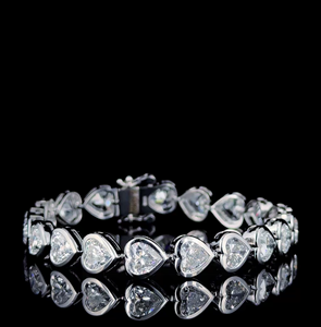 Elegante Pulsera de Diamantes Cultivados en Laboratorio con Corte Corazón en Oro Blanco, Joyería Fina Ética, Pulsera Estilo Tenis - Product Image 1