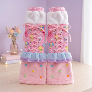 Jambières en fausse fourrure rose style Lolita avec imprimé de personnage, ourlet à volants et design à lacets en ruban - Product Image 5