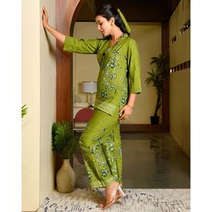 Conjunto de Cordón de Georgette Verde Puro Rinji XS para Uso en Prendas - Product Image 1