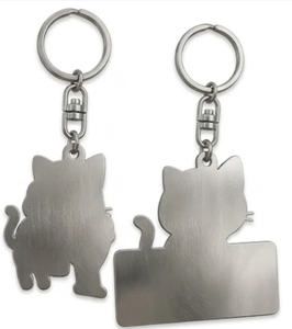 พวงกุญแจคาราไบเนอร์โลหะผสมแบบกำหนดเองพร้อมดีไซน์การ์ตูนแฟชั่น - Product Image 4