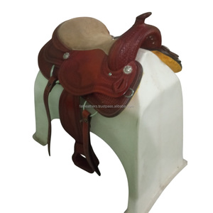 Sillín de caballo de cuero genuino hecho a mano duradero y cómodo con juego de tachuelas a juego para carreras de equitación - Product Image 6