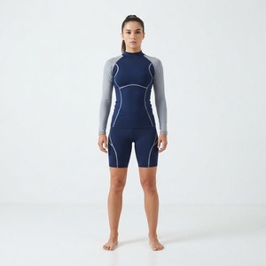 Ensemble de compression MMA pour femme, motif loup géométrique bleu, ajusté, anti-humidité, avec t-shirt à manches longues et short - Product Image 4