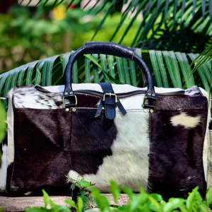 Zipper Full Sleeves <b>Men</b> Fashion Cowhide Leather Duffle <b>bags</b> High Quality Durable Lightweight Cowhide Leather Duffle <b>bags</b> - Product Image 1