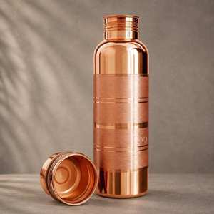 Bouteille d'eau classique en cuivre écologique avec couvercle, polie, portable, pour les voyages, par SOFIYA CRAFT - Product Image 1